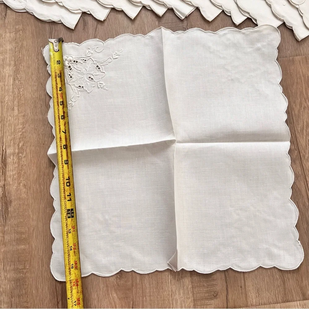 12 PCs Vintage Ivory Linen‎ Napkins Embroidered Grapes Beautiful 15.5” X 15.5”